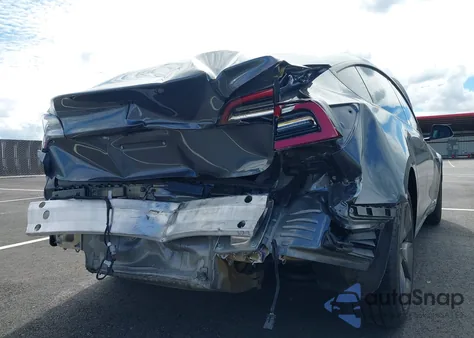 2022 Tesla Model 3 Rear-Wheel Drive from USA, damaged, VIN 5YJ3E1EA0NF127314